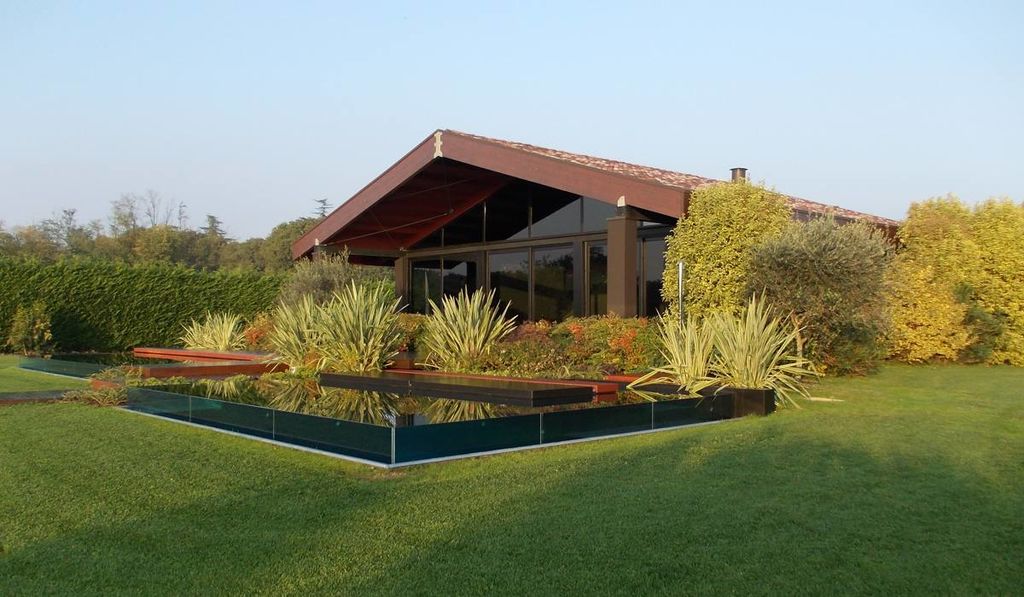 Visa laterale sinistra giardino